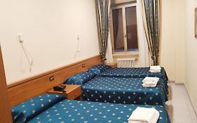 Bed And Breakfast Suore Concezioniste Missionarie - Carmen Sallés Roma  Italia